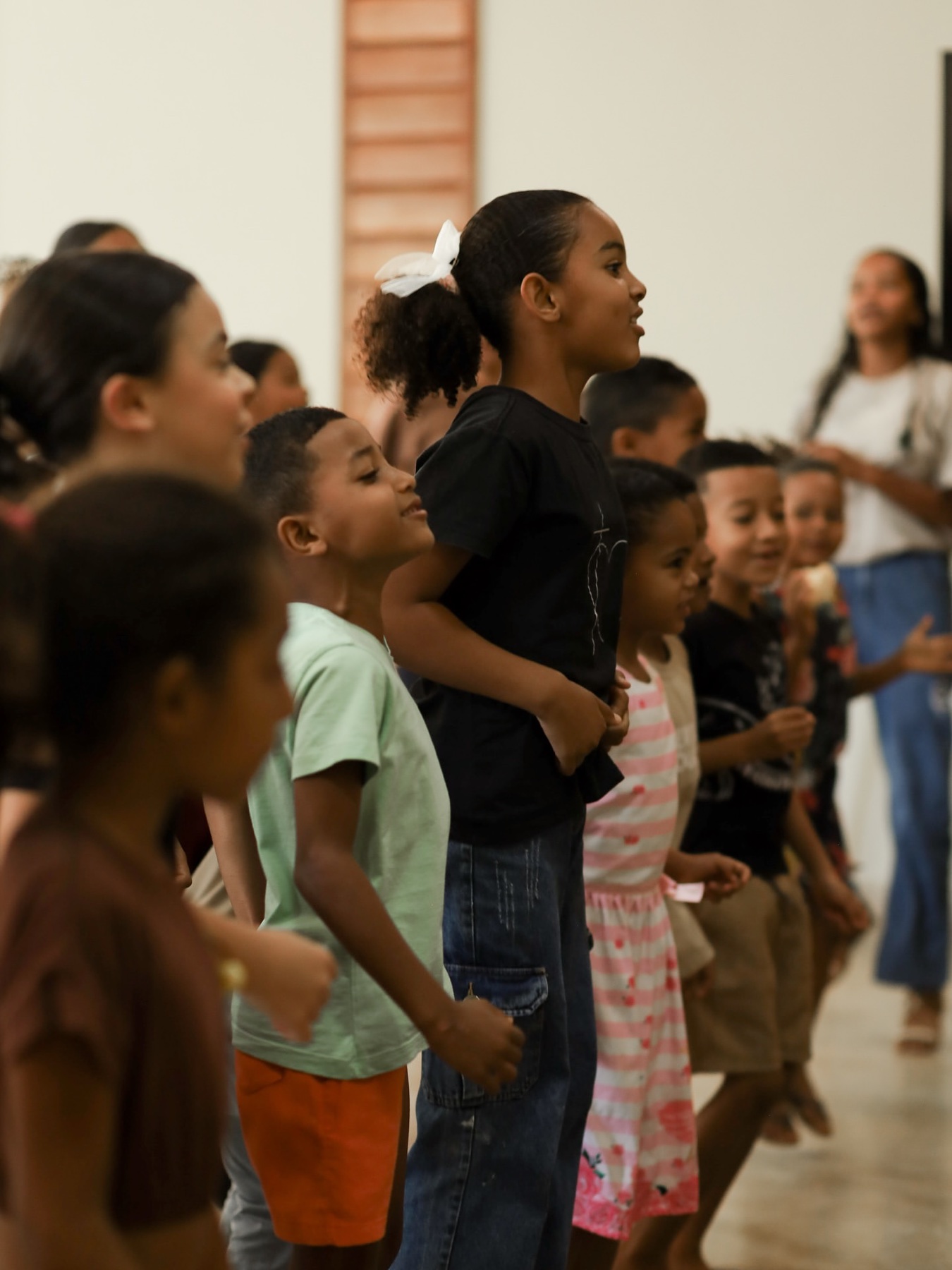 Crianças participando juntas de uma atividade do Sertão Educativo